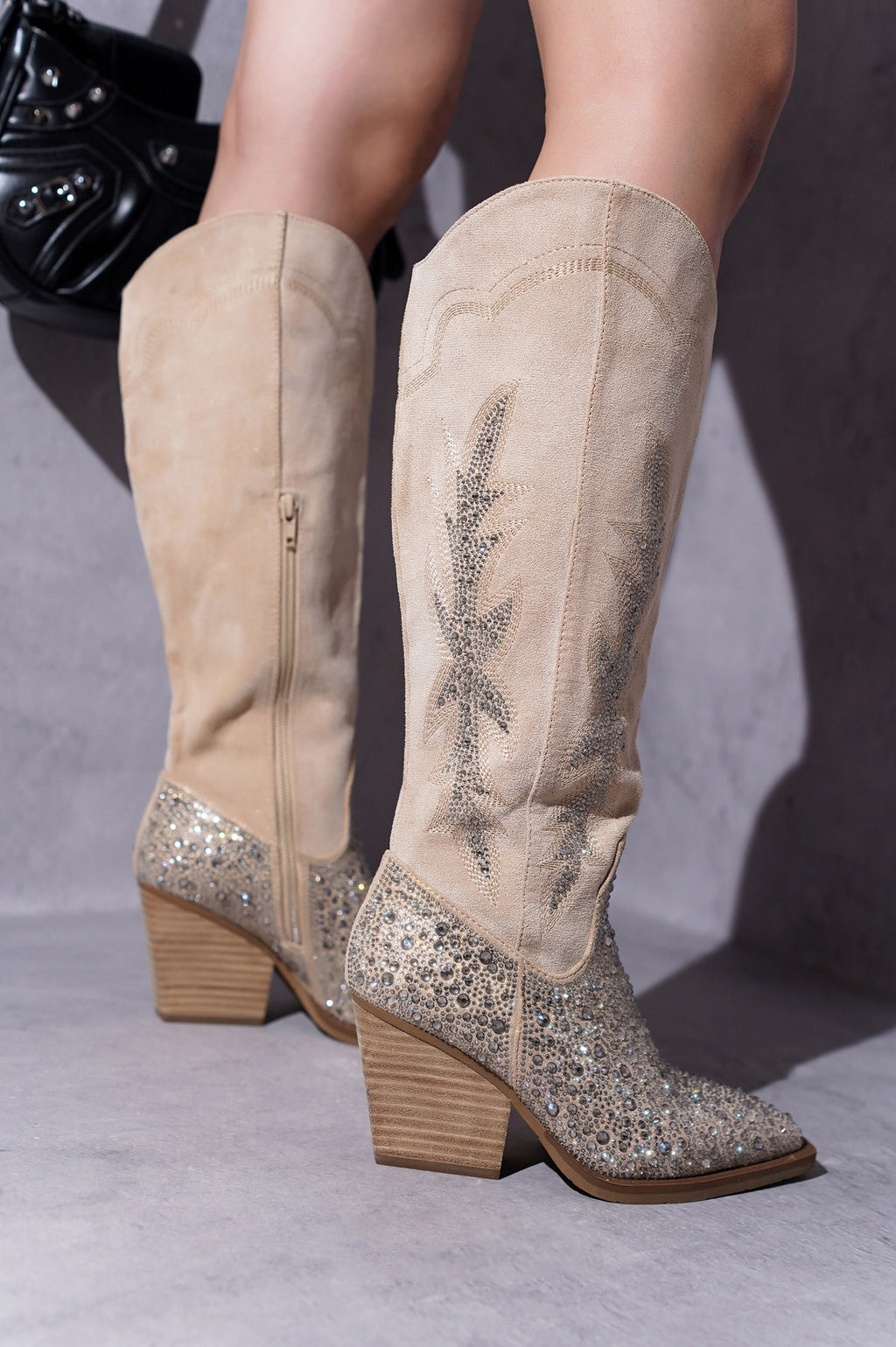 Anniston Rhinestone Pointy Toe Cowboy Boots – Wholesale Cape